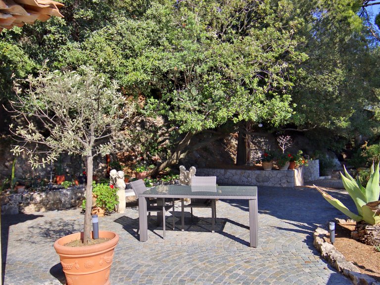 Villa for Sale in Nice, Nice Area 7