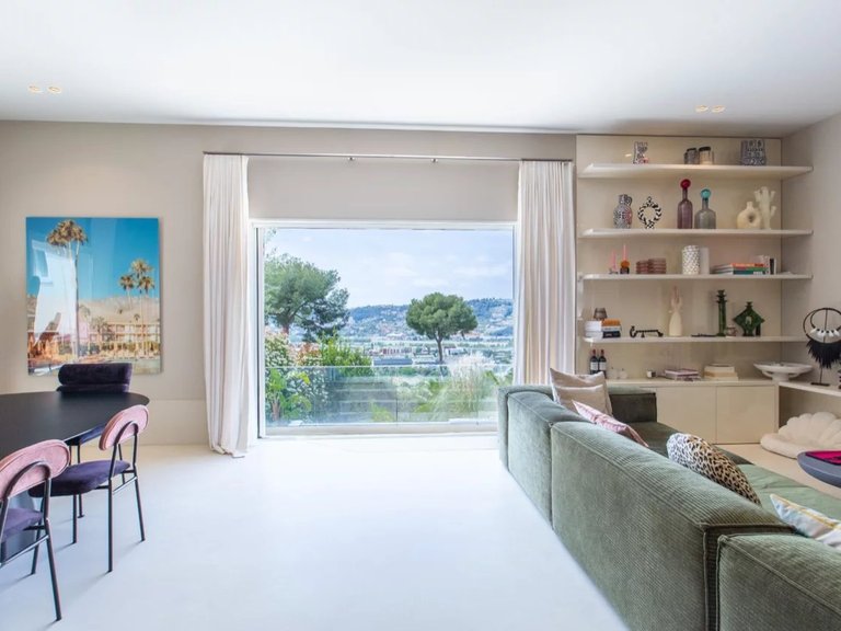 Villa for Sale in Nice, Nice Area 11