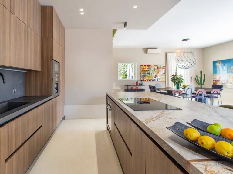 Villa for Sale in Nice, Nice Area 14