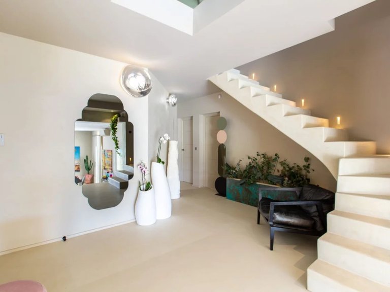 Villa for Sale in Nice, Nice Area 16