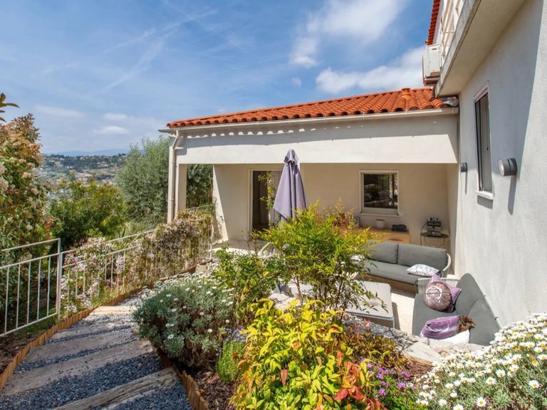 Villa for Sale in Nice, Nice Area 3