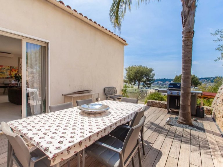 Villa for Sale in Nice, Nice Area 6