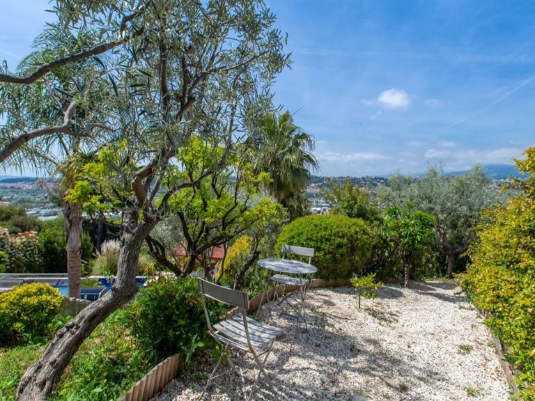 Villa for Sale in Nice, Nice Area 7