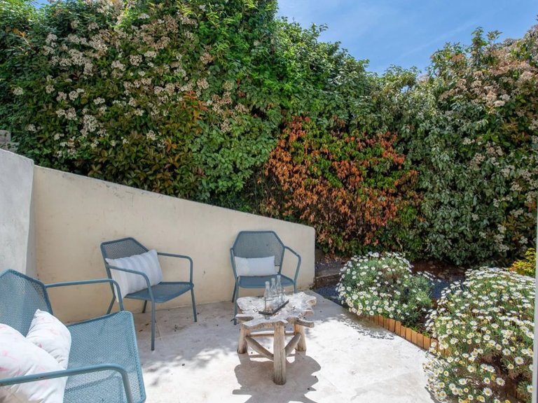 Villa for Sale in Nice, Nice Area 8