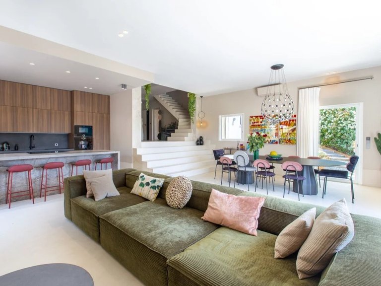 Villa for Sale in Nice, Nice Area 9