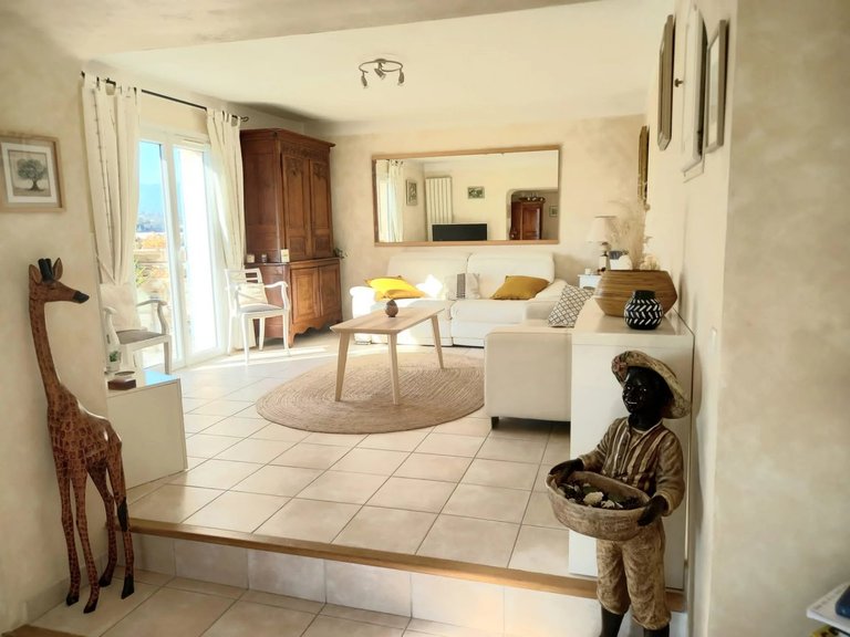 Villa for Sale in Nice, Nice Area 7