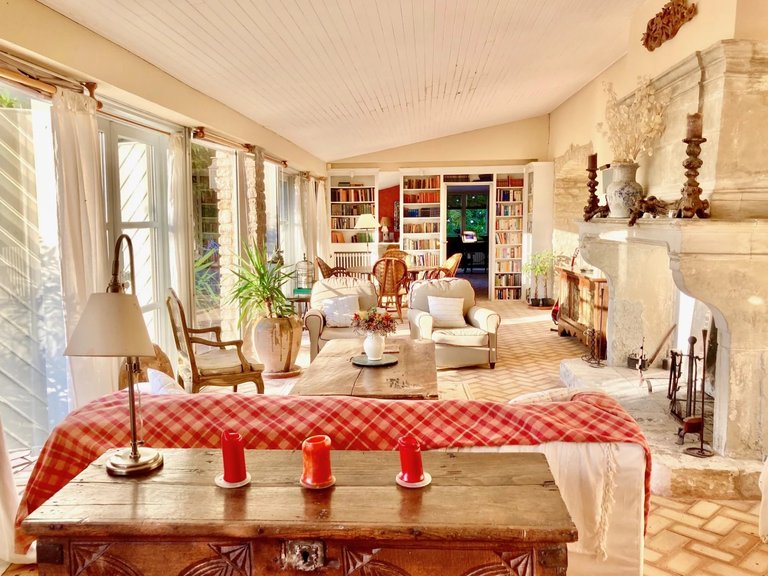 Villa for Sale in Oppede, The Luberon / Vaucluse 13