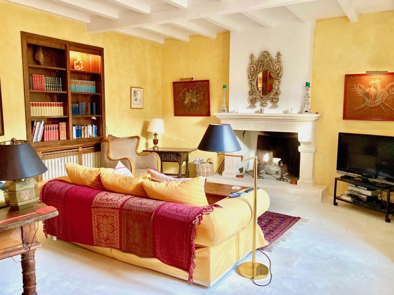 Villa for Sale in Oppede, The Luberon / Vaucluse 16