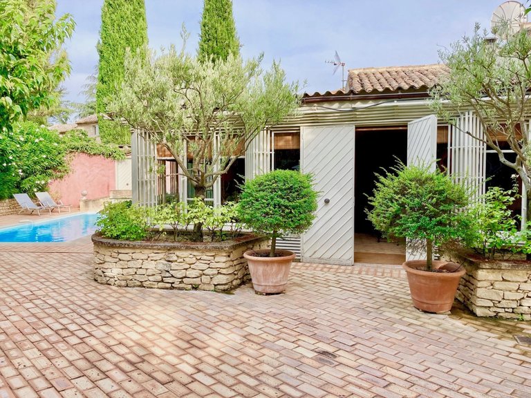 Villa for Sale in Oppede, The Luberon / Vaucluse 3