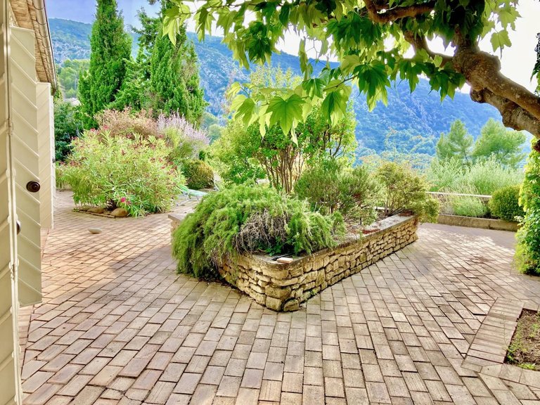 Villa for Sale in Oppede, The Luberon / Vaucluse 4