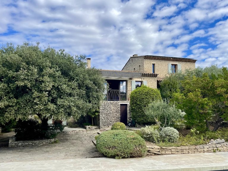 Villa for Sale in Goult, The Luberon / Vaucluse 1