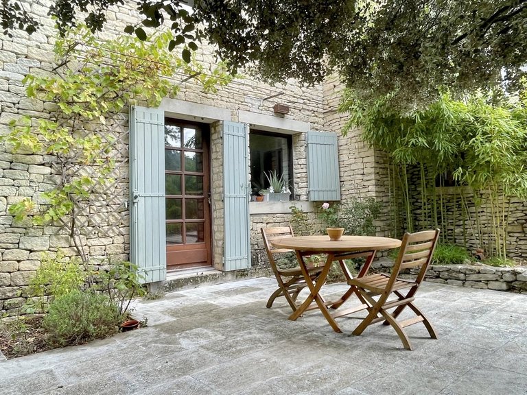 Villa for Sale in Goult, The Luberon / Vaucluse 2