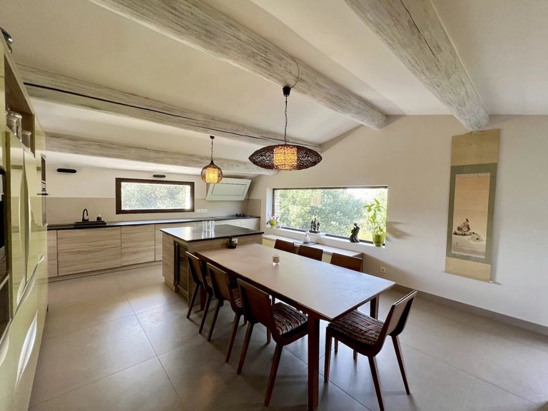 Villa for Sale in Goult, The Luberon / Vaucluse 16