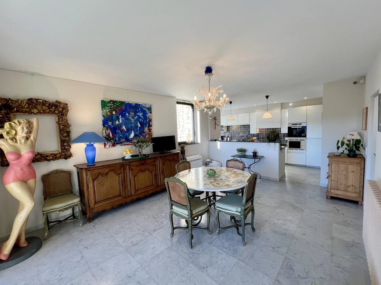 Villa for Sale in Gordes, The Luberon / Vaucluse 13