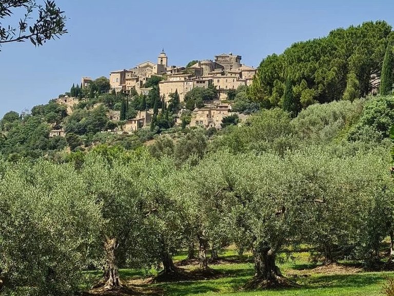 Villa for Sale in Gordes, The Luberon / Vaucluse 7