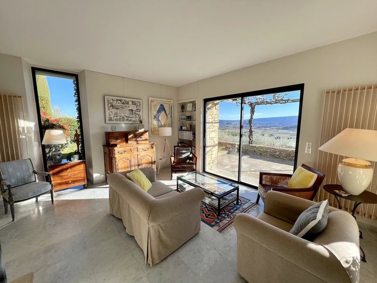 Villa for Sale in Gordes, The Luberon / Vaucluse 8