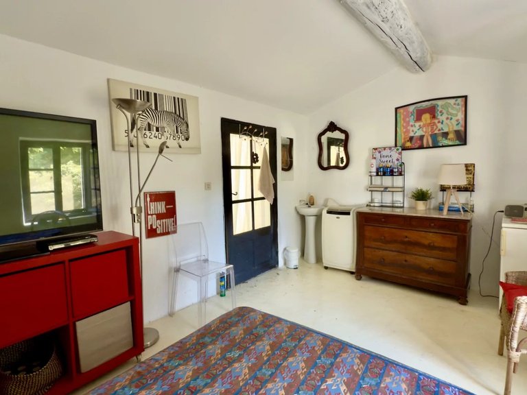 Villa for Sale in Goult, The Luberon / Vaucluse 18