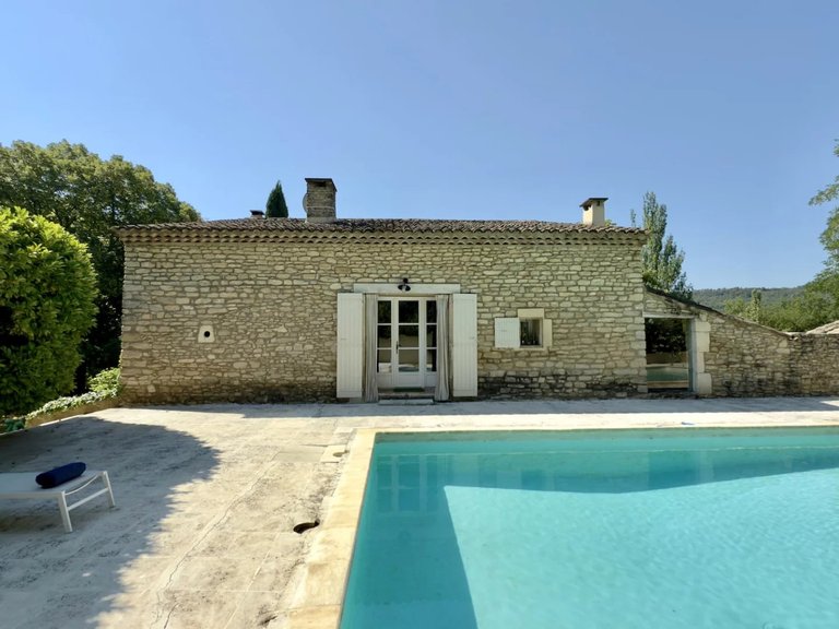 Villa for Sale in Goult, The Luberon / Vaucluse 3