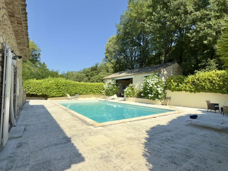 Villa for Sale in Goult, The Luberon / Vaucluse 4