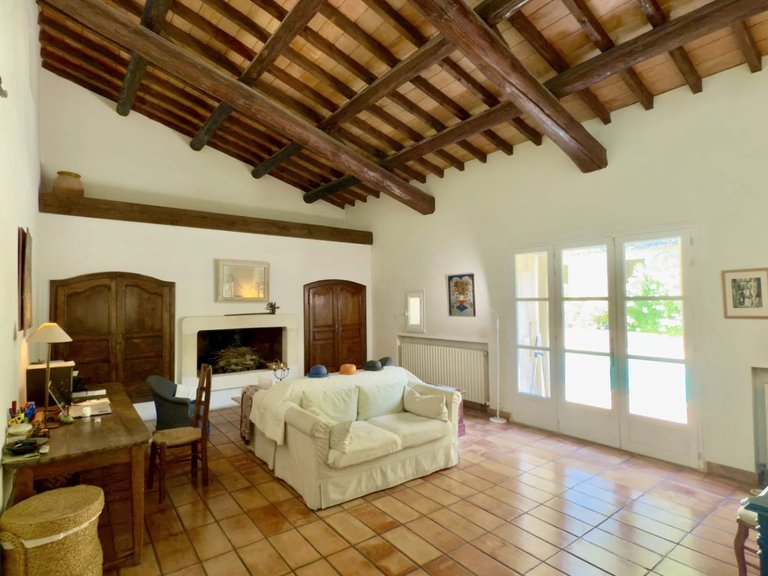 Villa for Sale in Goult, The Luberon / Vaucluse 5