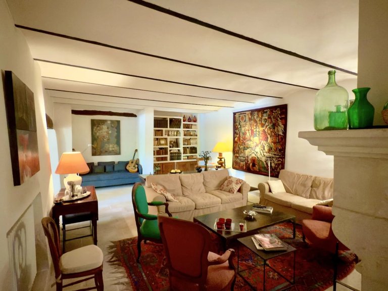 Villa for Sale in Goult, The Luberon / Vaucluse 8