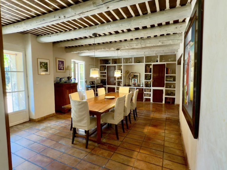 Villa for Sale in Goult, The Luberon / Vaucluse 9