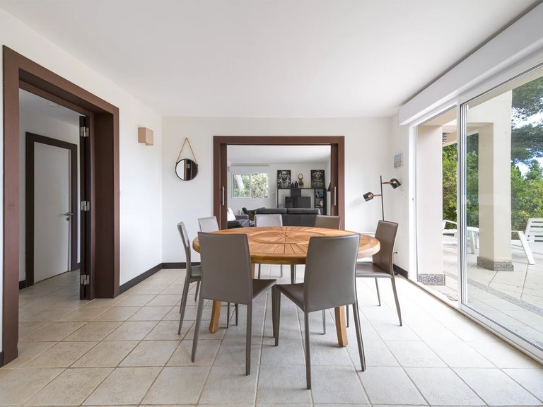 Villa for Sale in Hyeres, Provence Coast (cassis To Cavalaire) 14