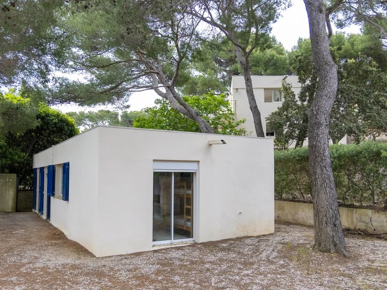 Villa for Sale in Hyeres, Provence Coast (cassis To Cavalaire) 17