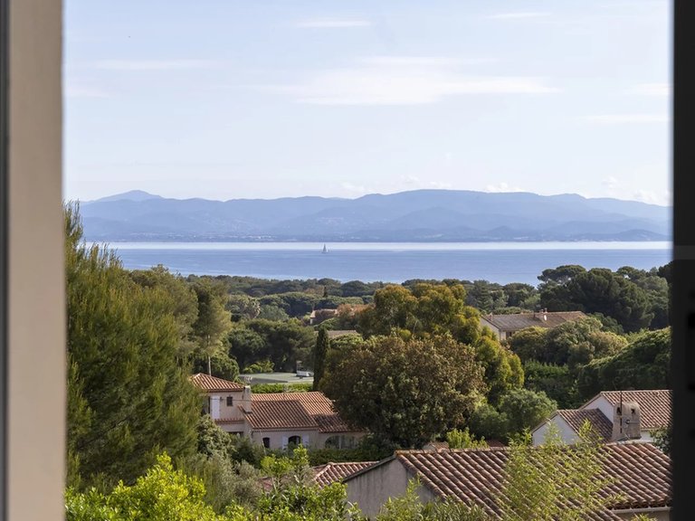 Villa for Sale in Hyeres, Provence Coast (cassis To Cavalaire) 5