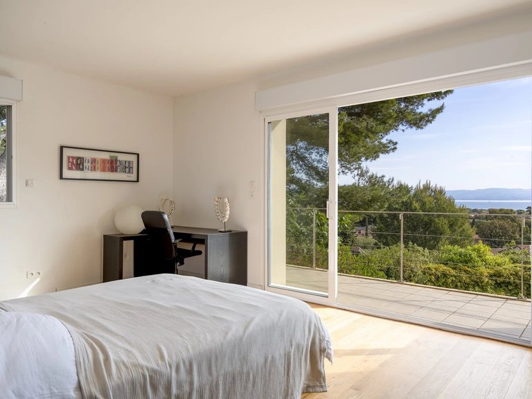 Villa for Sale in Hyeres, Provence Coast (cassis To Cavalaire) 7