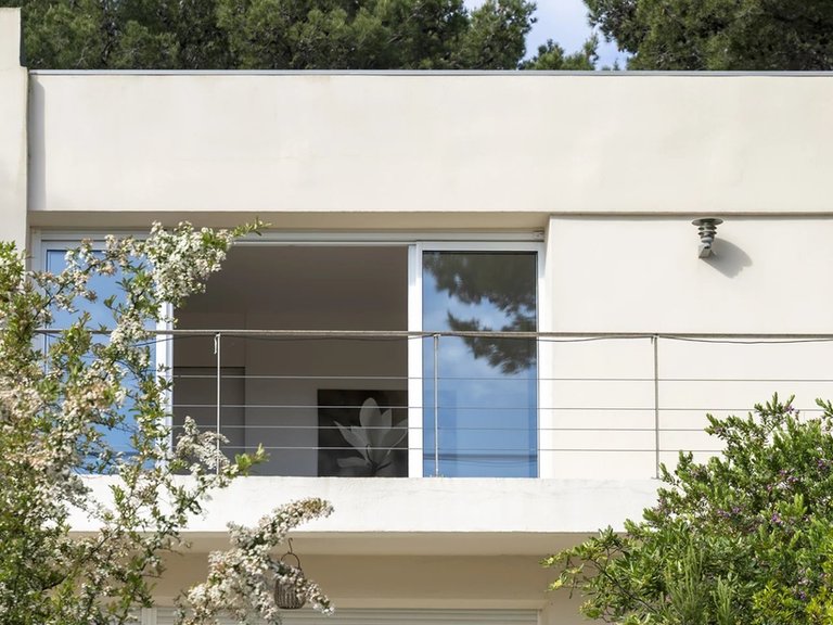 Villa for Sale in Hyeres, Provence Coast (cassis To Cavalaire) 10