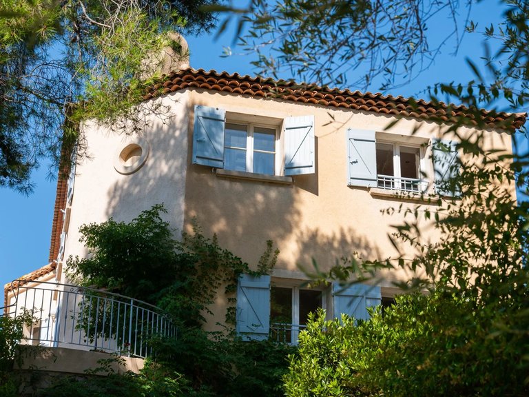 Villa for Sale in Carqueiranne, Provence Coast (cassis To Cavalaire) 2