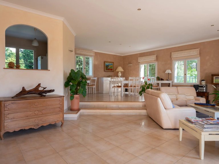 Villa for Sale in Carqueiranne, Provence Coast (cassis To Cavalaire) 12