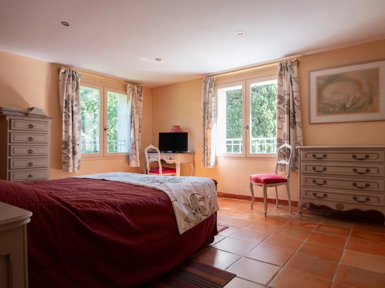 Villa for Sale in Carqueiranne, Provence Coast (cassis To Cavalaire) 18