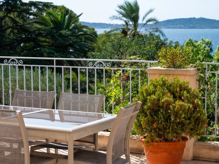 Villa for Sale in Carqueiranne, Provence Coast (cassis To Cavalaire) 10