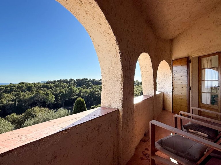 Villa for Sale in Mouans Sartoux, Mougins, Valbonne, Grasse Area 14