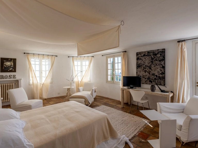 Villa for Sale in St Paul, Vence, St. Paul Area 13