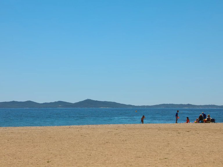 Villa for Sale in Hyeres, Provence Coast (cassis To Cavalaire) 1