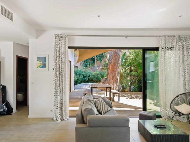 Villa for Sale in Hyeres, Provence Coast (cassis To Cavalaire) 19
