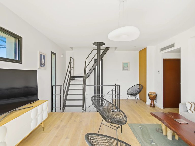 Villa for Sale in Hyeres, Provence Coast (cassis To Cavalaire) 8