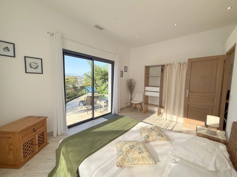Villa for Sale in Cannes, Cannes Area 16