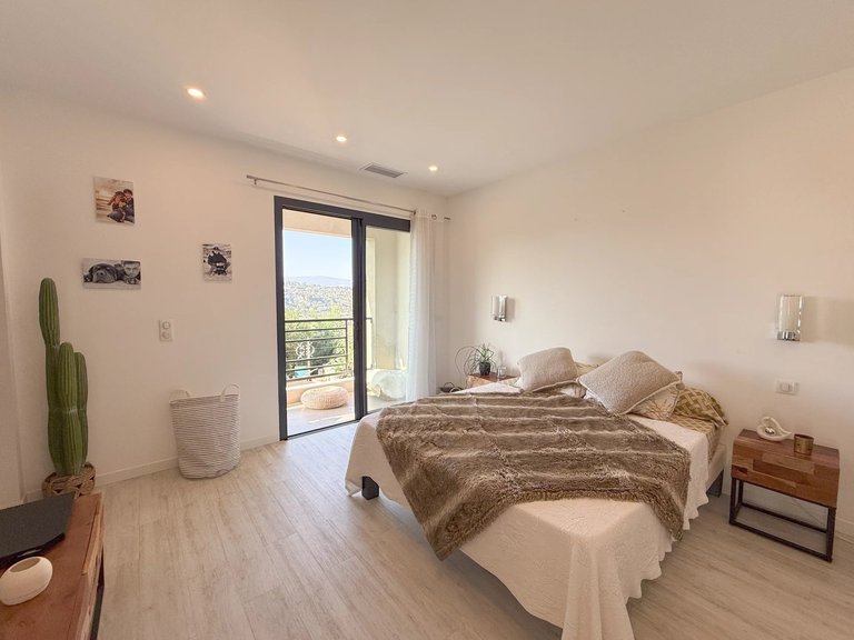 Villa for Sale in Cannes, Cannes Area 6