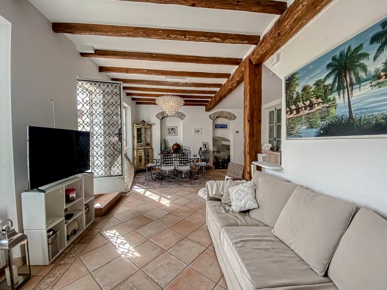 Villa for Sale in Le Golfe Juan, Antibes Area 4