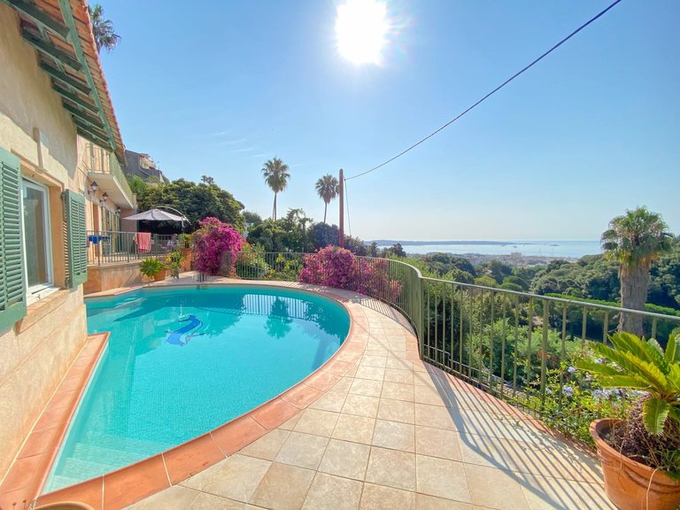 Villa for Sale in Le Golfe Juan, Antibes Area 2