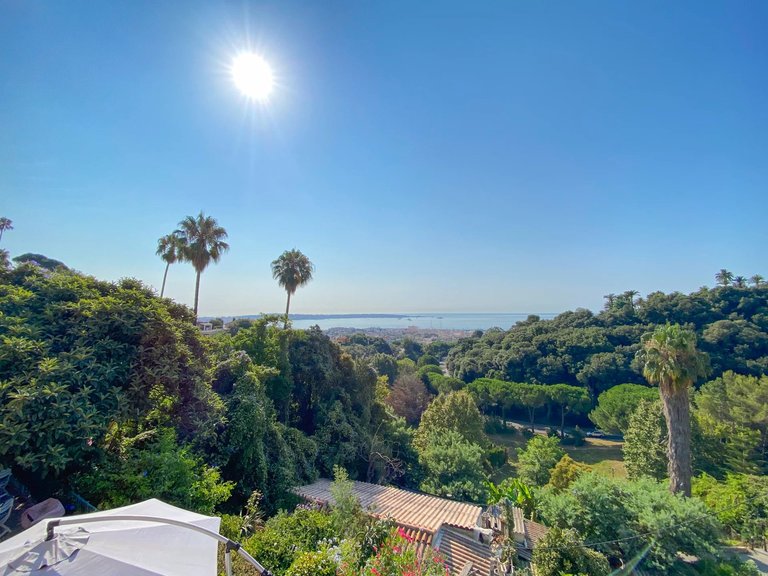 Villa for Sale in Le Golfe Juan, Antibes Area 3