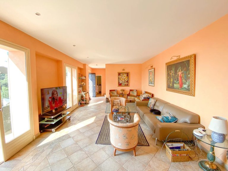 Villa for Sale in Le Golfe Juan, Antibes Area 4