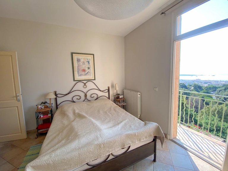 Villa for Sale in Le Golfe Juan, Antibes Area 6