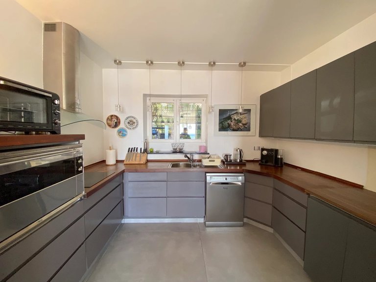 Villa for Sale in Cannes, Cannes Area 6