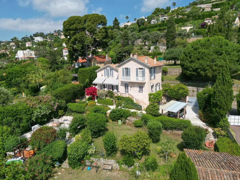 Villa for Sale in Le Golfe Juan, Antibes Area 1