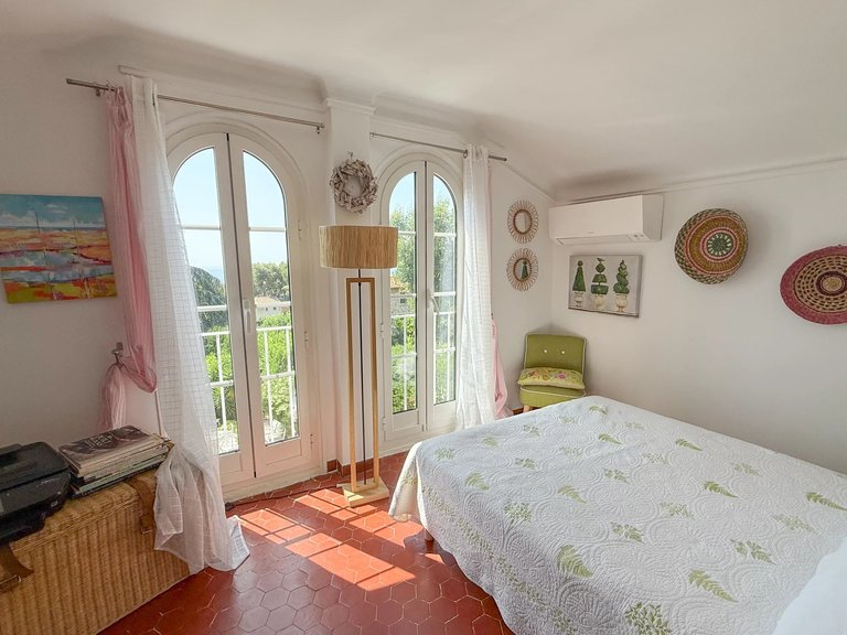 Villa for Sale in Le Golfe Juan, Antibes Area 7